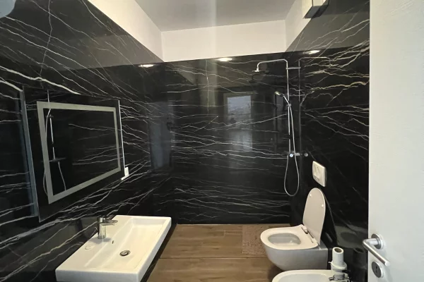 Shtepi me qera Apartament ne Tirane, 2+1, Mobilimi E mobiluar, Pagesa 850  Euro.