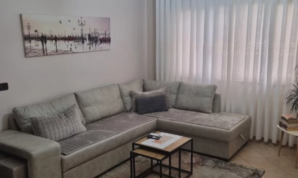 Shtepi me qera Apartament ne Tirane, 1+1, Mobilimi E mobiluar, Pagesa 60,000  Leke.