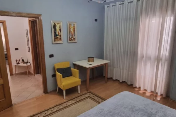 Shtepi me qera Apartament ne Tirane, 1+1, Mobilimi E mobiluar, Pagesa 60,000  Leke.