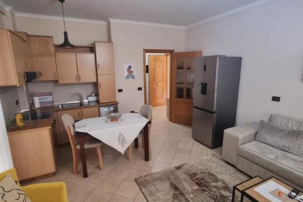 Shtepi me qera Apartament ne Tirane, 1+1, Mobilimi E mobiluar, Pagesa 60,000  Leke.