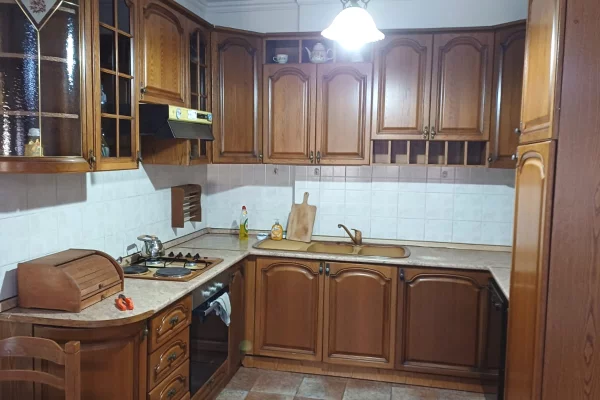 Shtepi me qera Apartament ne Tirane, 2+1, Mobilimi E mobiluar, Pagesa 60,000  Leke.