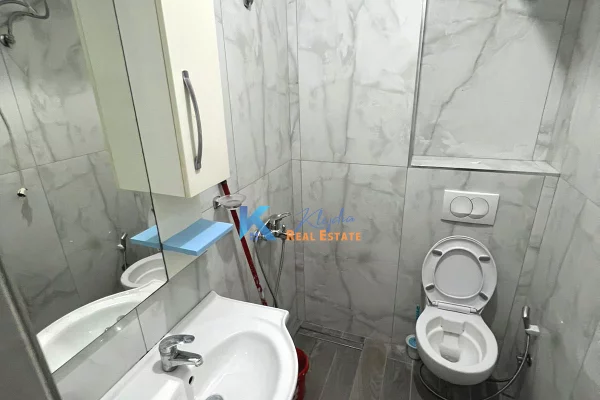 Shtepi me qera Apartament ne Tirane, Garsoniere, Mobilimi E mobiluar, Pagesa 500  Euro.