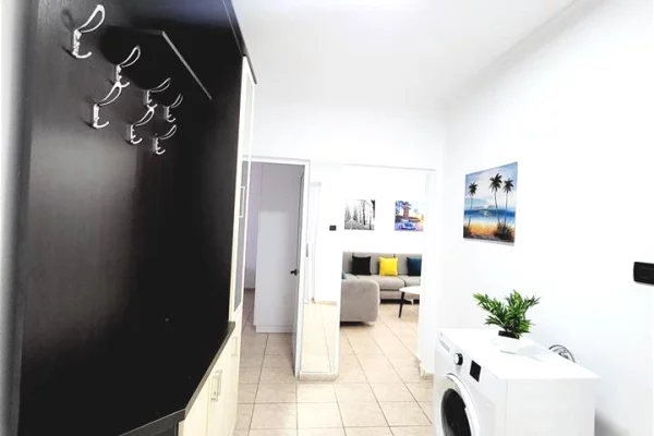 Shtepi me qera Apartament ne Tirane, 1+1, Mobilimi E mobiluar, Pagesa 65,000  Leke.