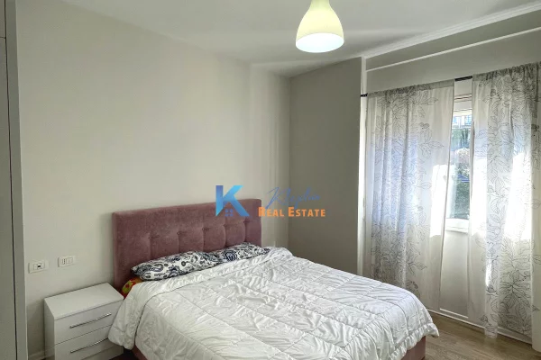 Shtepi me qera Apartament ne Tirane, 2+1, Mobilimi E mobiluar, Pagesa 700  Euro.