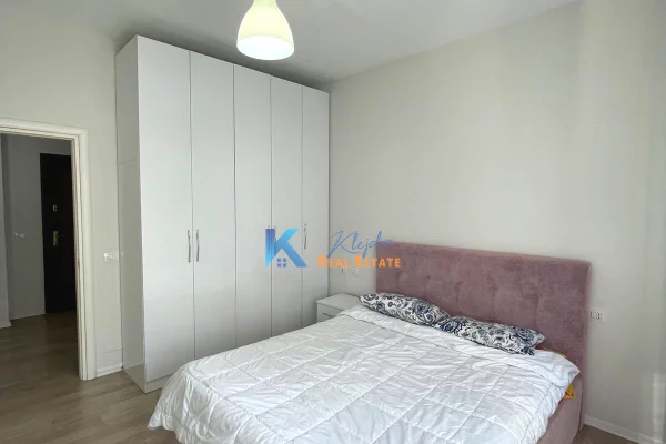 Shtepi me qera Apartament ne Tirane, 2+1, Mobilimi E mobiluar, Pagesa 700  Euro.