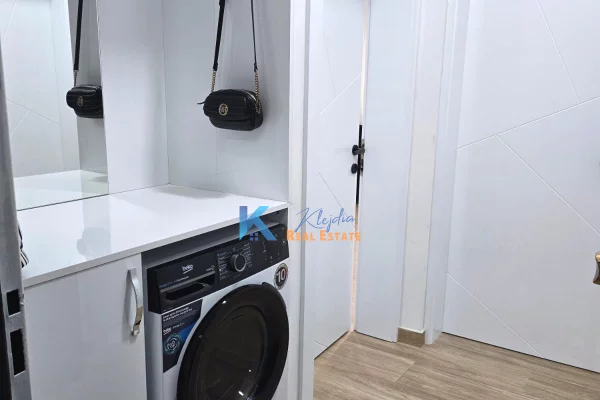 Shtepi me qera Apartament ne Tirane, 1+1, Mobilimi E mobiluar, Pagesa 500  Euro.