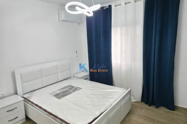 Shtepi me qera Apartament ne Tirane, 1+1, Mobilimi E mobiluar, Pagesa 500  Euro.