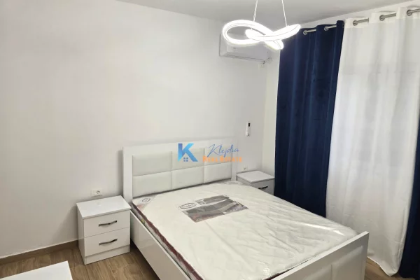 Shtepi me qera Apartament ne Tirane, 1+1, Mobilimi E mobiluar, Pagesa 500  Euro.