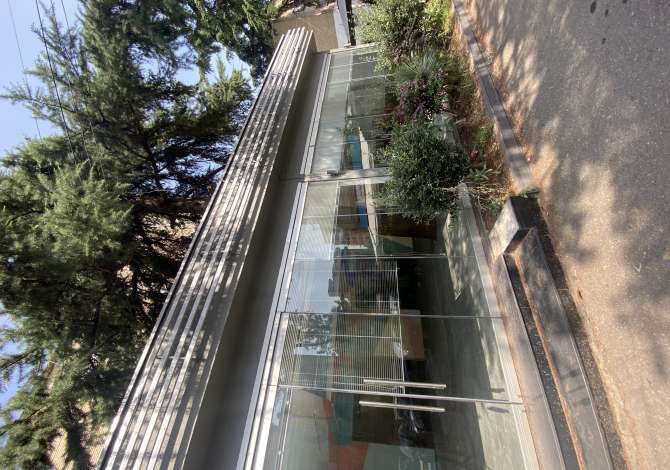 Ambjent me qera, buze rruge📍21 Dhjetori , Bosh , 💶Cmimi 1500Euro netto ne varsi te biznesit i disk 