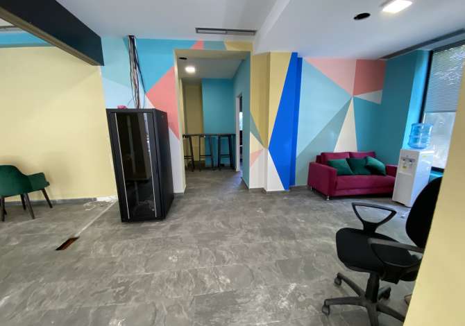 Ambient biznesi me qera 2+1 ne Tirane - 1,500 Euro