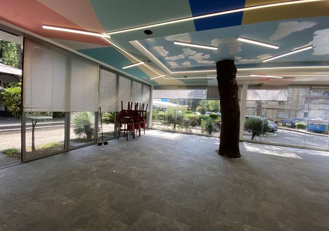 Ambjent me qera, buze rruge📍21 Dhjetori , Bosh , 💶Cmimi 1500Euro netto ne varsi te biznesit i disk 