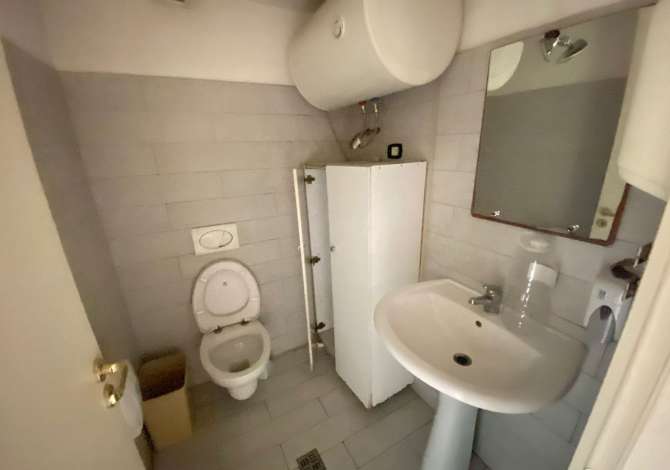 Ambient biznesi me qera 2+1 ne Tirane - 750 Euro