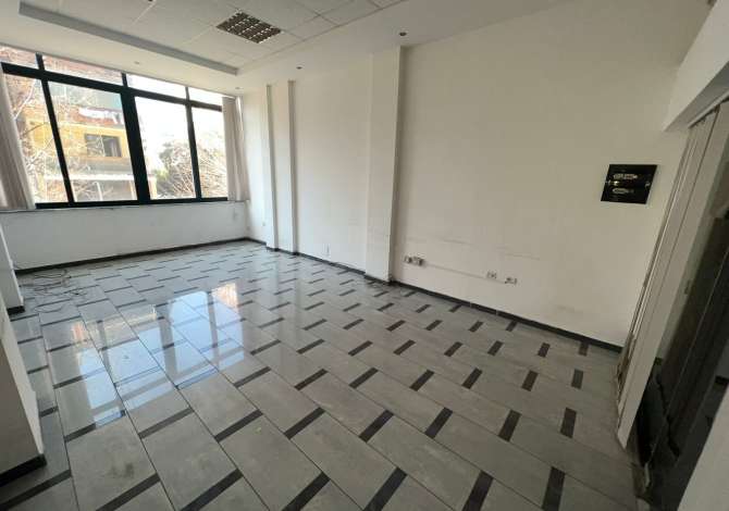 Ambient biznesi me qera 1+1 ne Tirane - 35,000 Leke