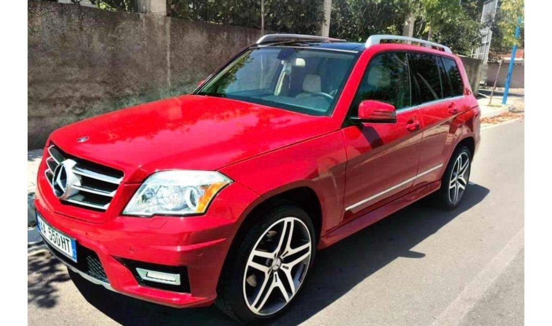 Jepet me qera makina Mercedes Benz  GLK duke filluar 80 euro dita
