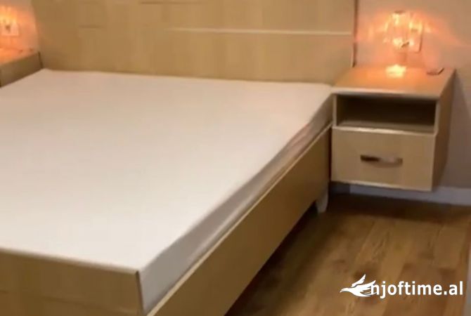 Shtepi me qera Apartament ne Tirane, 2+1, Mobilimi E mobiluar, Pagesa 700  Euro.