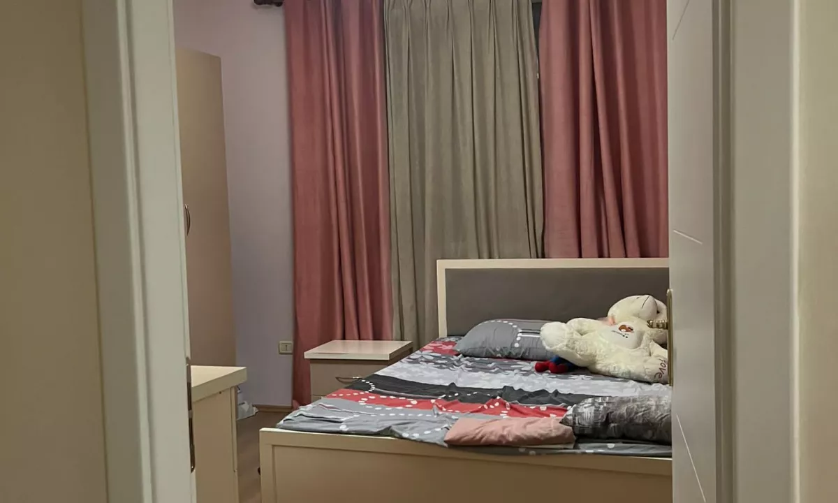 Shtepi me qera Apartament ne Tirane, 2+1, Mobilimi E mobiluar, Pagesa 450  Euro.