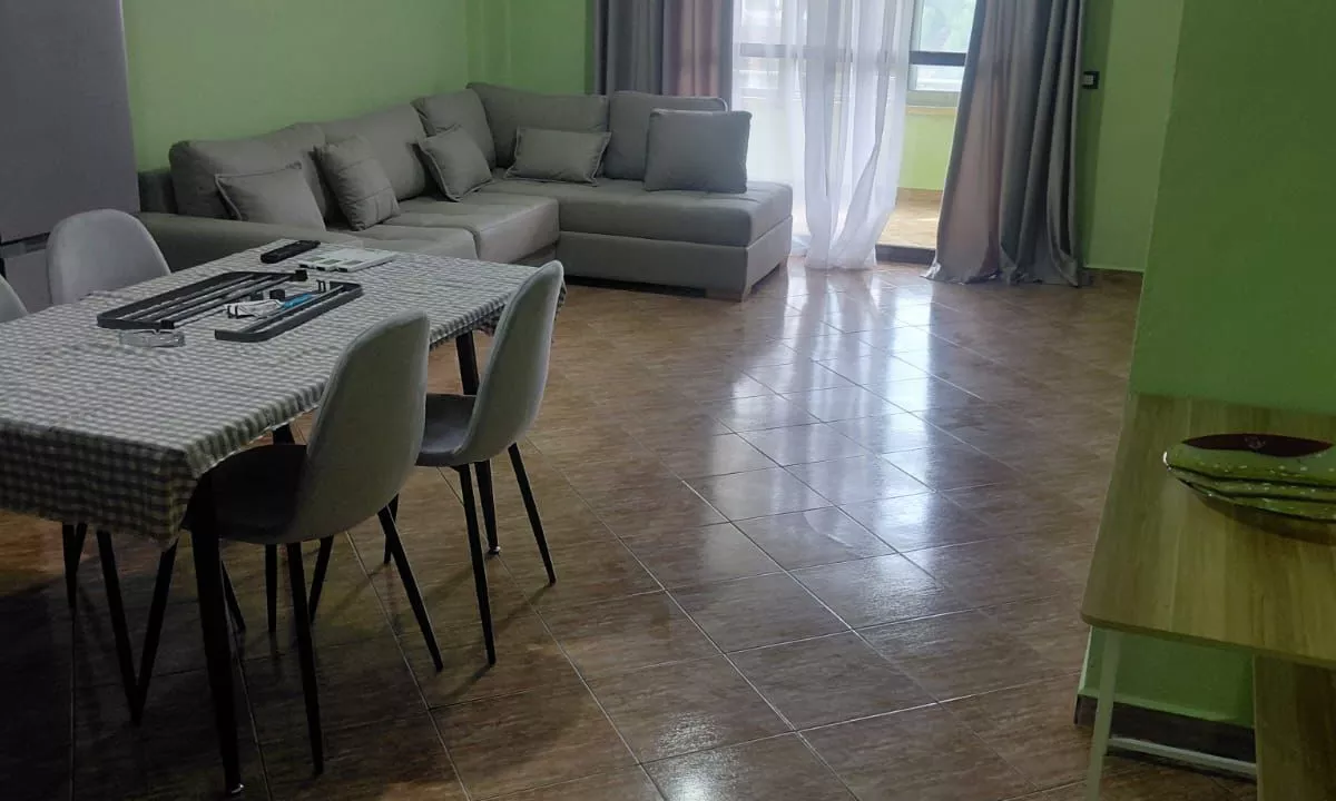 Shtepi me qera Apartament ne Tirane, 2+1, Mobilimi E mobiluar, Pagesa 620  Euro.