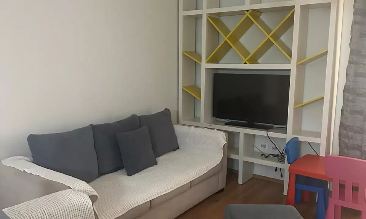 Shtepi me qera Apartament ne Tirane, 2+1, Mobilimi E mobiluar, Pagesa 700  Euro.