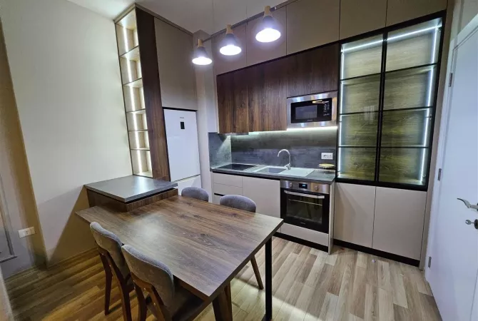 Shtepi me qera Apartament ne Tirane, 1+1, Mobilimi E mobiluar, Pagesa 750  Euro.