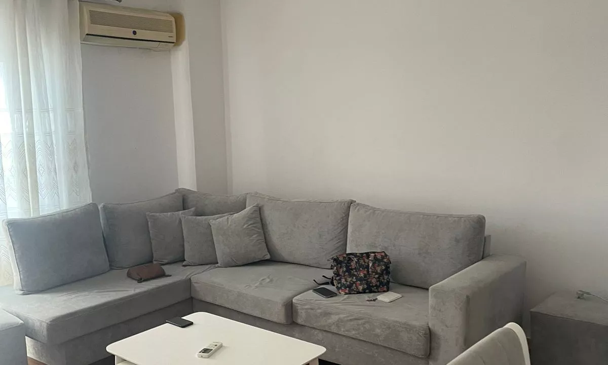 Shtepi me qera Apartament ne Tirane, 2+1, Mobilimi E mobiluar, Pagesa 550  Euro.