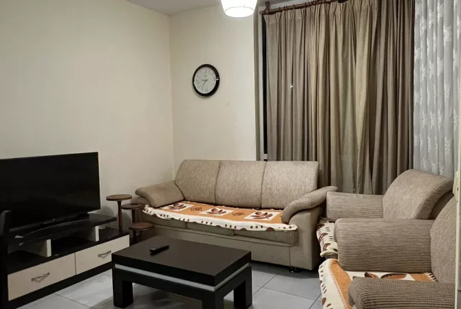 Shtepi me qera Apartament ne Tirane, 2+1, Mobilimi E mobiluar, Pagesa 445  Euro.