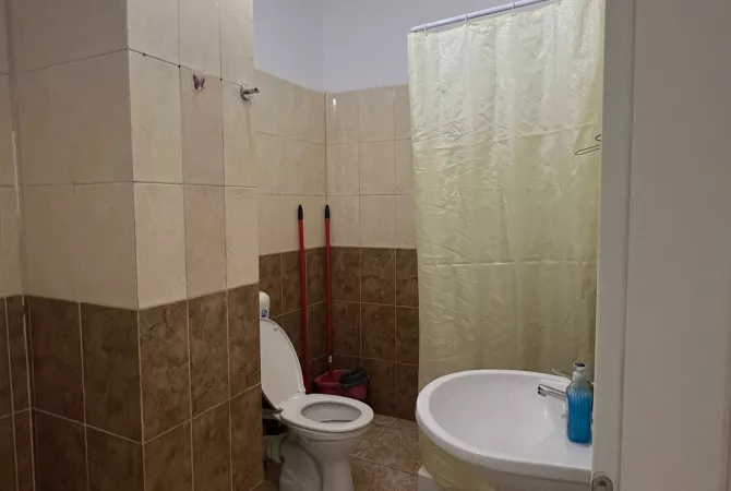 Shtepi me qera Apartament ne Tirane, 2+1, Mobilimi E mobiluar, Pagesa 445  Euro.