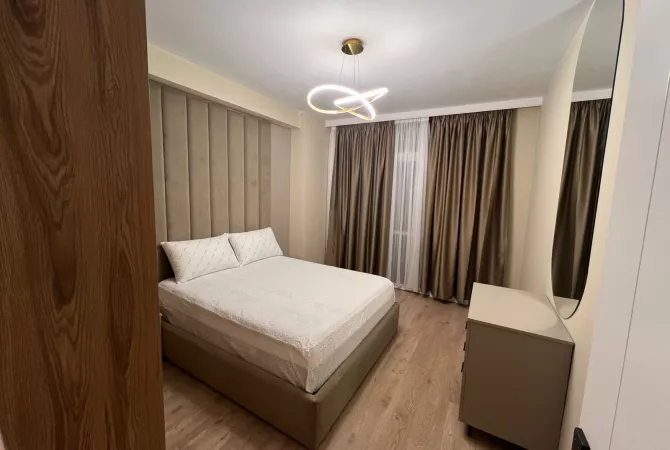 Shtepi me qera Apartament ne Tirane, 3+1, Mobilimi E mobiluar, Pagesa 650  Euro.