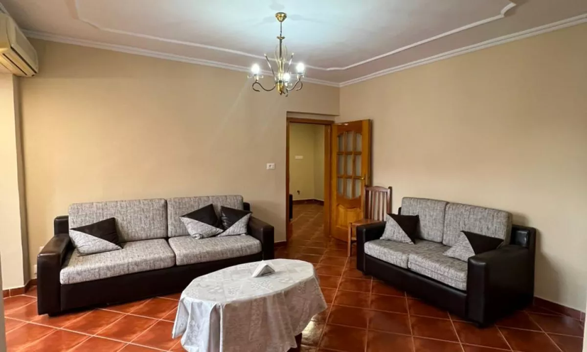 Shtepi ne shitje Apartament ne Tirane, 1+1, Mobilimi E mobiluar, Pagesa 138,000  Euro.