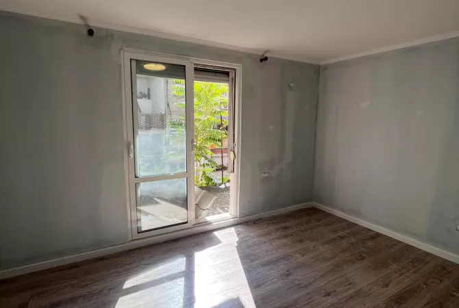 Shitet apartament 2+1+Bllk + verandë 📍Oxhaku , Kryqezim  🏢Kati 2 