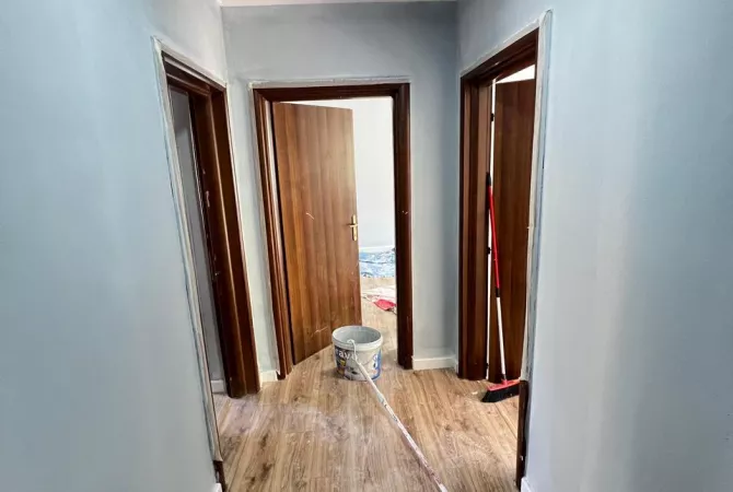 Shtepi ne shitje Apartament ne Tirane, 2+1, Mobilimi Bosh, pa mobiluar, Pagesa 130,000  Euro.