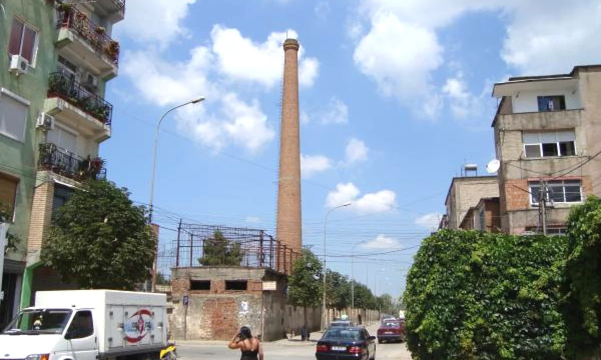 Shtepi ne shitje Apartament ne Tirane, 2+1, Mobilimi Pjeserisht e mobiluar, Pagesa 130,000  Euro.