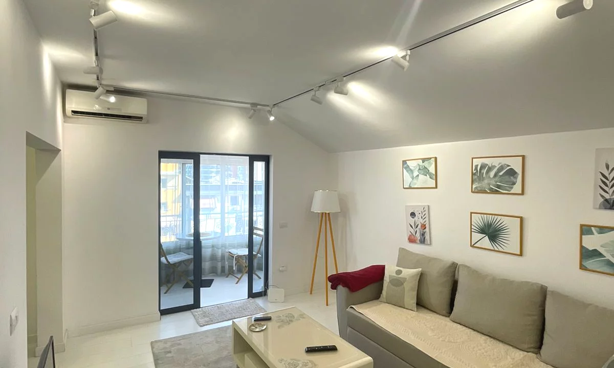 Shtepi me qera Apartament ne Tirane, 1+1, Mobilimi E mobiluar, Pagesa 550  Euro.