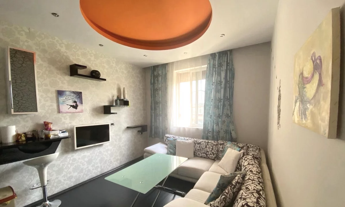Shtepi me qera Apartament ne Tirane, 1+1, Mobilimi E mobiluar, Pagesa 499  Euro.