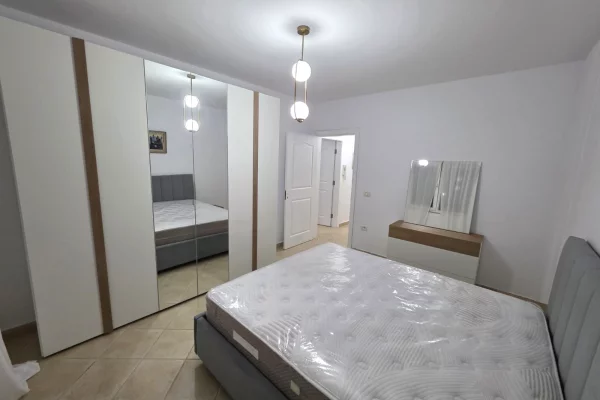 Shtepi me qera Apartament ne Tirane, 1+1, Mobilimi E mobiluar, Pagesa 640  Euro.