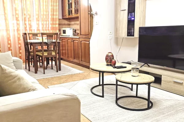 Shtepi me qera Apartament ne Tirane, 2+1, Mobilimi E mobiluar, Pagesa 699  Euro.