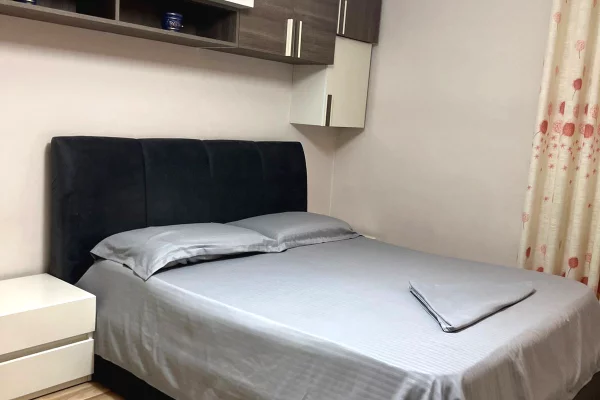 Shtepi me qera Apartament ne Tirane, 2+1, Mobilimi E mobiluar, Pagesa 901  Euro.