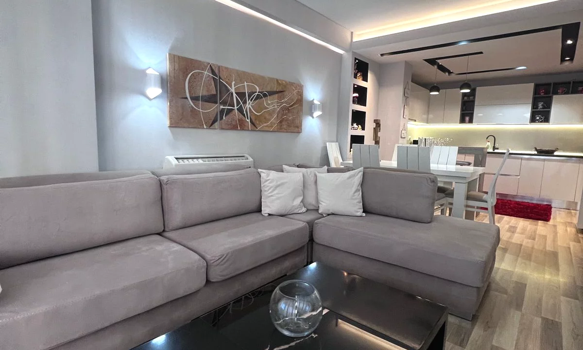 Shtepi me qera Apartament ne Tirane, 2+1, Mobilimi E mobiluar, Pagesa 901  Euro.