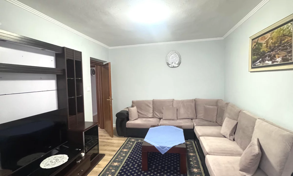 Shtepi ne shitje Apartament ne Tirane, 2+1, Mobilimi E mobiluar, Pagesa 130,000  Euro.