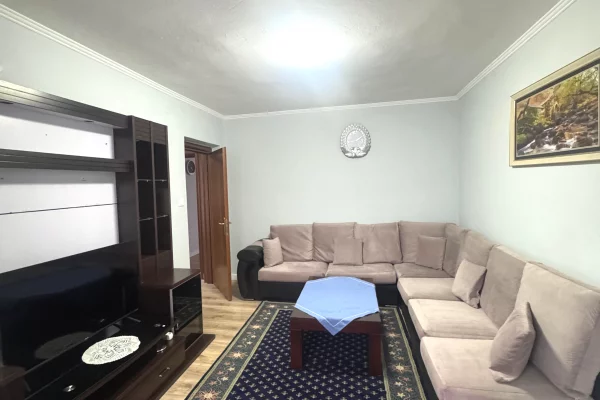 Shtepi ne shitje Apartament ne Tirane, 2+1, Mobilimi E mobiluar, Pagesa 128,000  Euro.