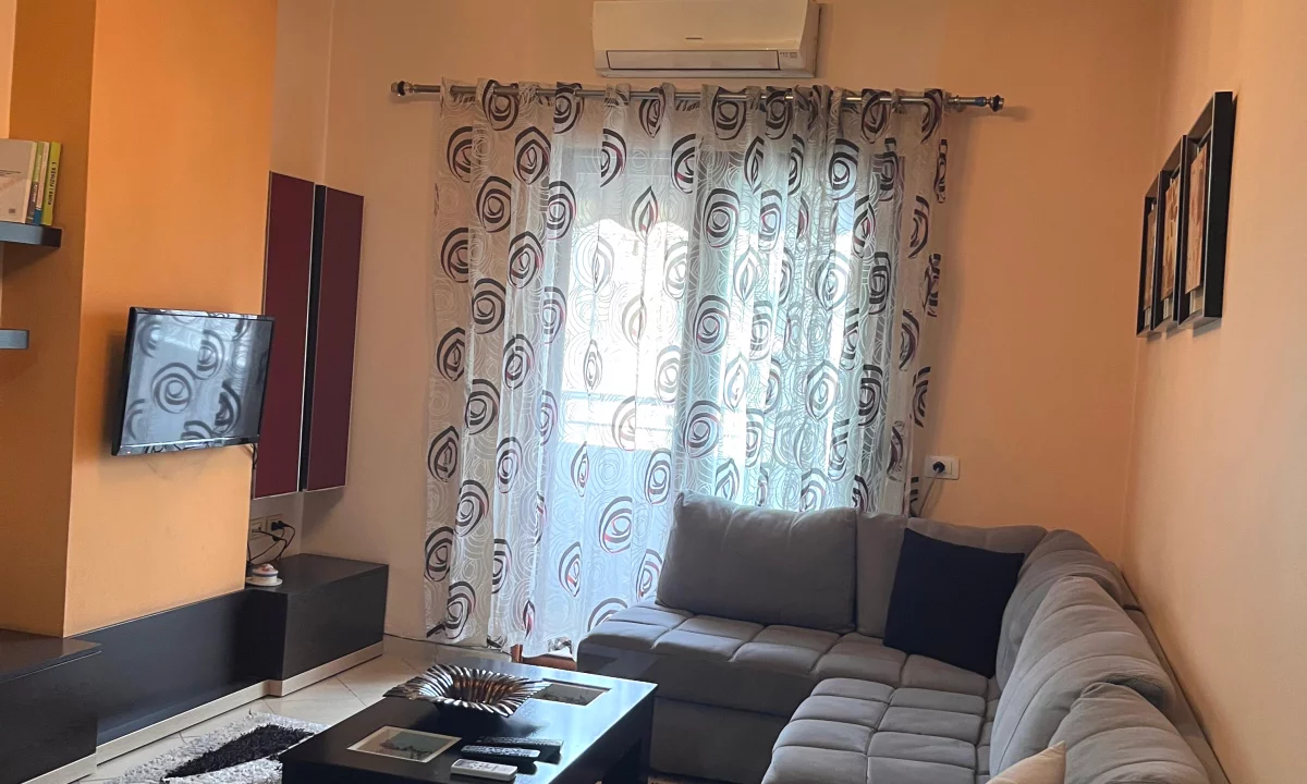 Shtepi me qera Apartament ne Tirane, 1+1, Mobilimi E mobiluar, Pagesa 410  Euro.