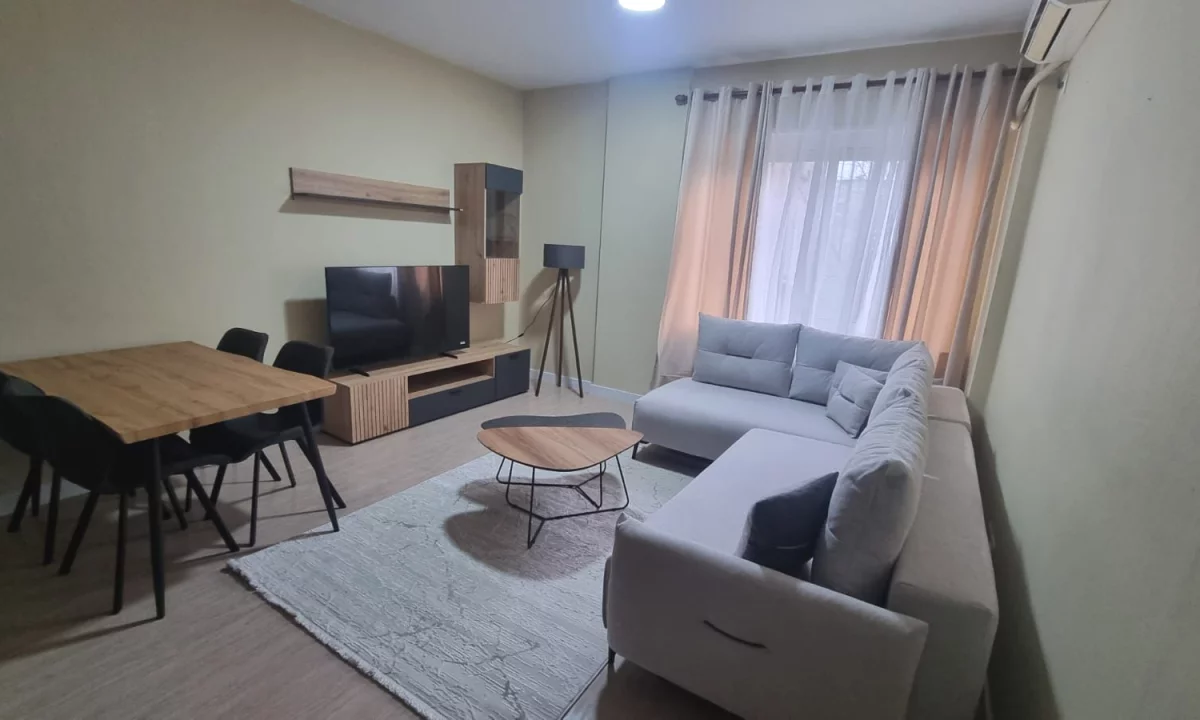Shtepi me qera Apartament ne Tirane, 1+1, Mobilimi E mobiluar, Pagesa 650  Euro.