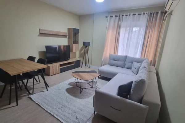 🚨Jepet me qera apartament 1+1  📍Rruga Mine Peza,  QENDER