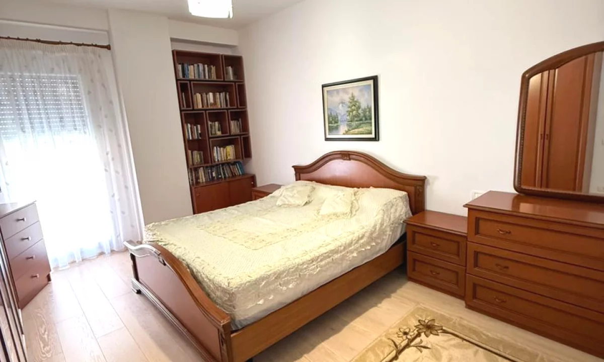 Shtepi me qera Apartament ne Tirane, 2+1, Mobilimi E mobiluar, Pagesa 651  Euro.