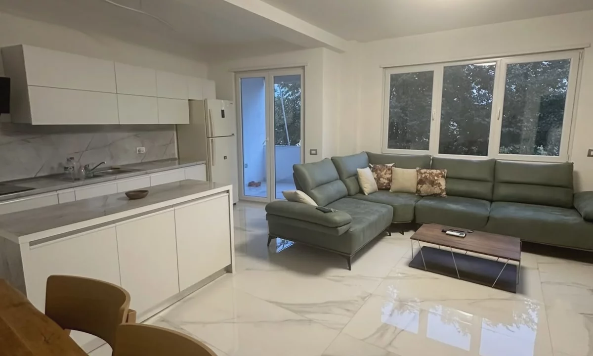 Shtepi me qera Apartament ne Tirane, 2+1, Mobilimi E mobiluar, Pagesa 750  Euro.
