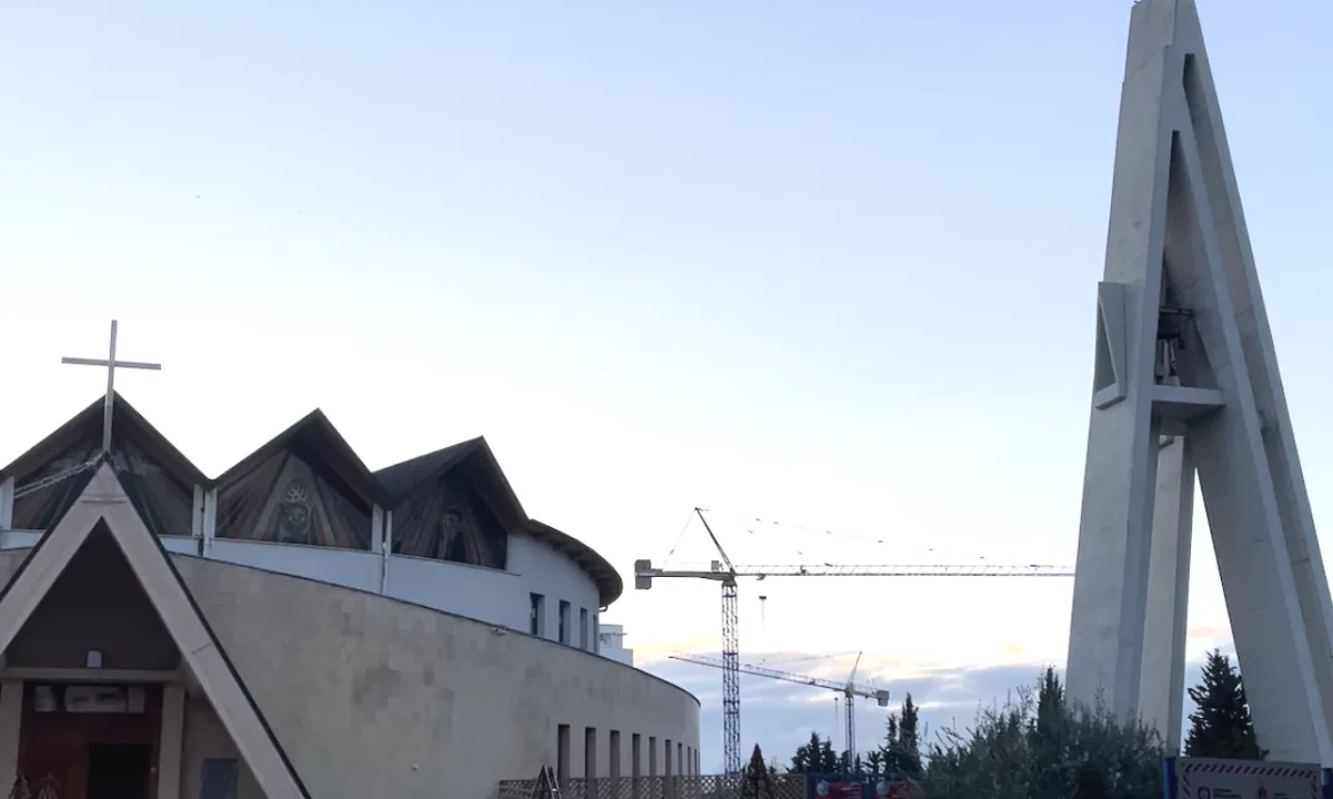 Shtepi me qera Apartament ne Tirane, 2+1, Mobilimi E mobiluar, Pagesa 699  Euro.