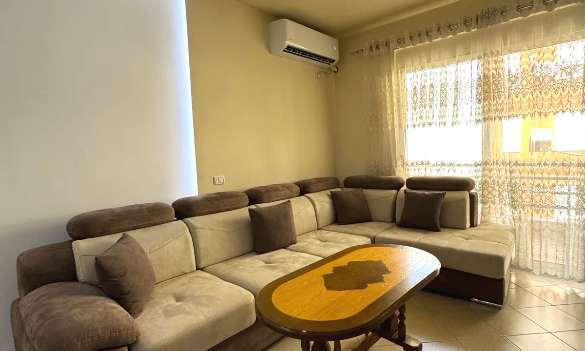Shtepi me qera Apartament ne Tirane, 2+1, Mobilimi E mobiluar, Pagesa 531  Euro.