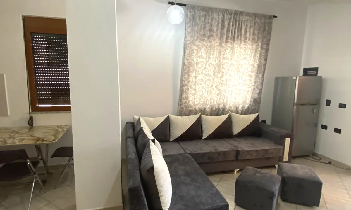 Shtepi me qera Apartament ne Tirane, 1+1, Mobilimi E mobiluar, Pagesa 500  Euro.
