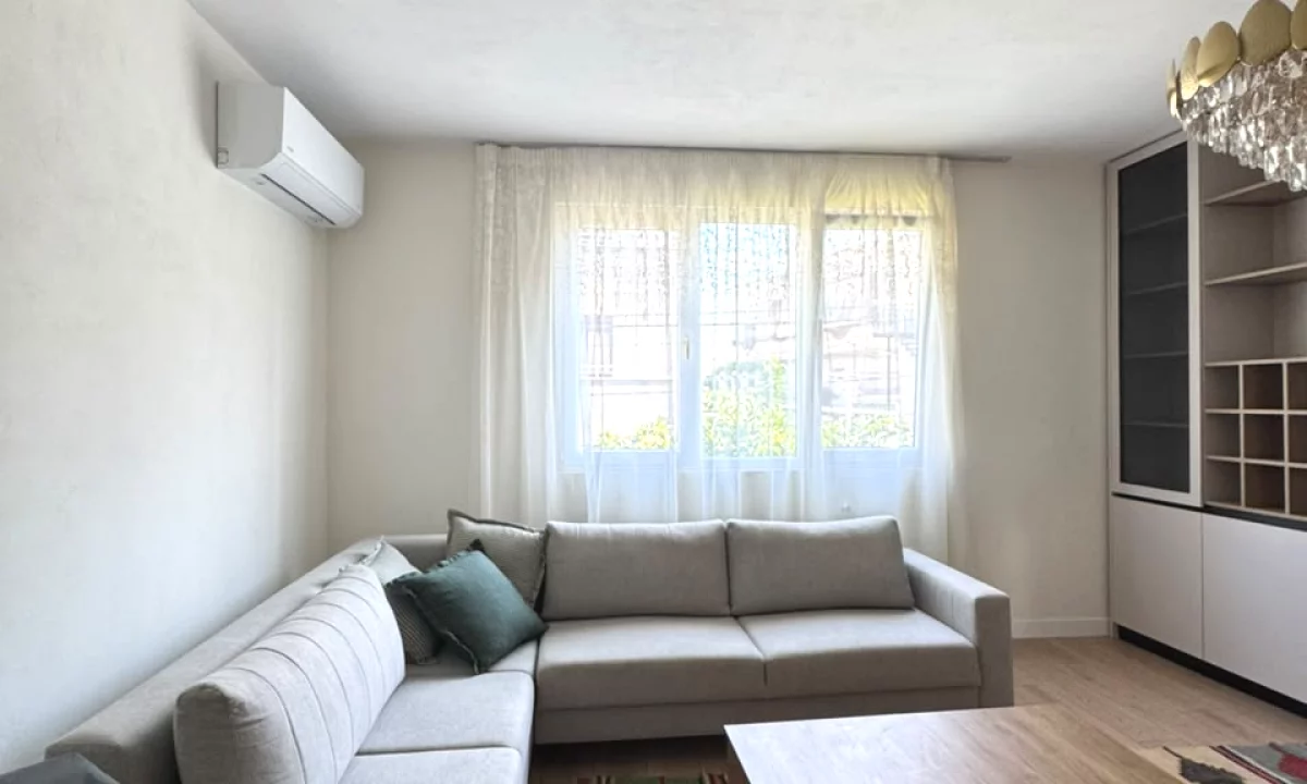 Shtepi me qera Apartament ne Tirane, 2+1, Mobilimi E mobiluar, Pagesa 599  Euro.
