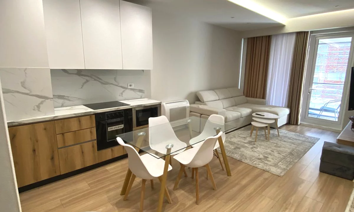 Shtepi me qera Apartament ne Tirane, 1+1, Mobilimi E mobiluar, Pagesa 549  Euro.