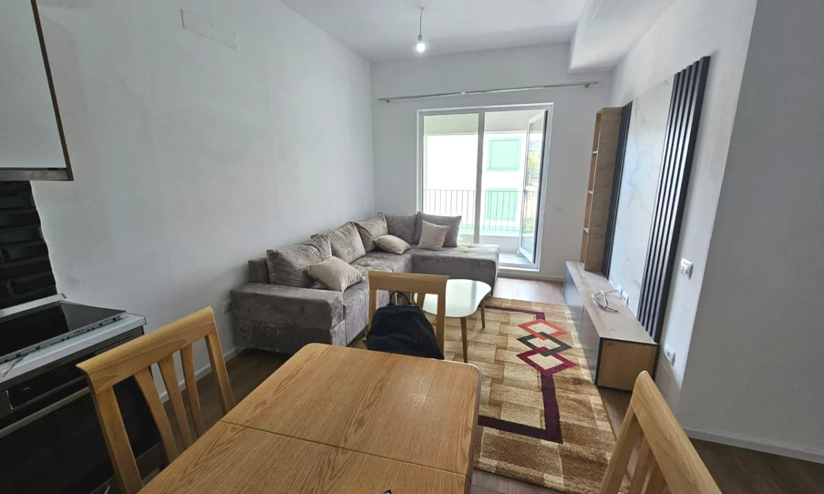 Shtepi me qera Apartament ne Tirane, 2+1, Mobilimi E mobiluar, Pagesa 500  Euro.